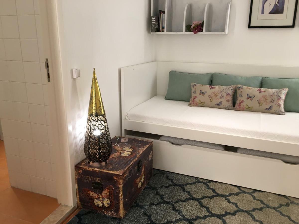 Ferienwohnung Escadinhas De Sao Cristovao Lissabon Exterior foto